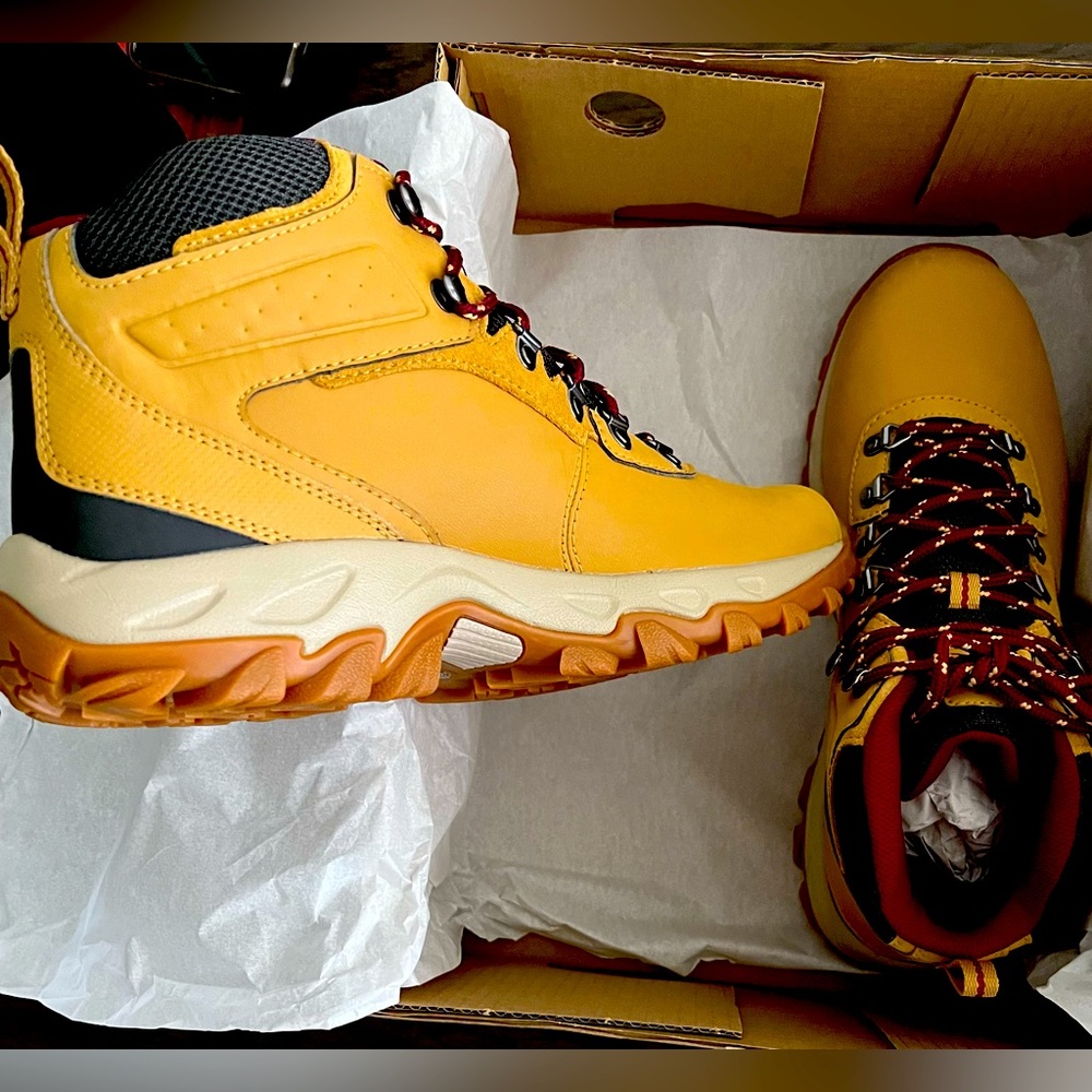 Brand New Columbia Men's Newton Ridge Plus II Waterproof Hiking